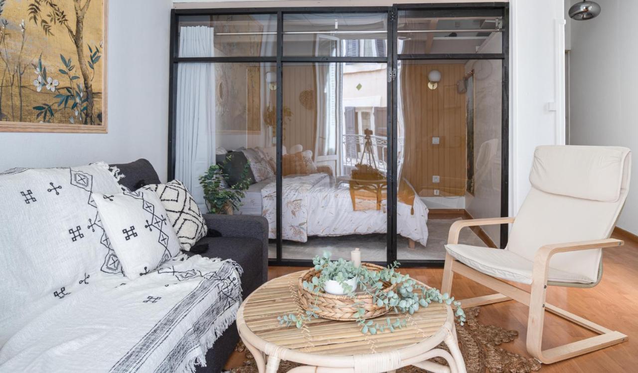 1er Etage Pieton Place De La Pierre Apartment *
