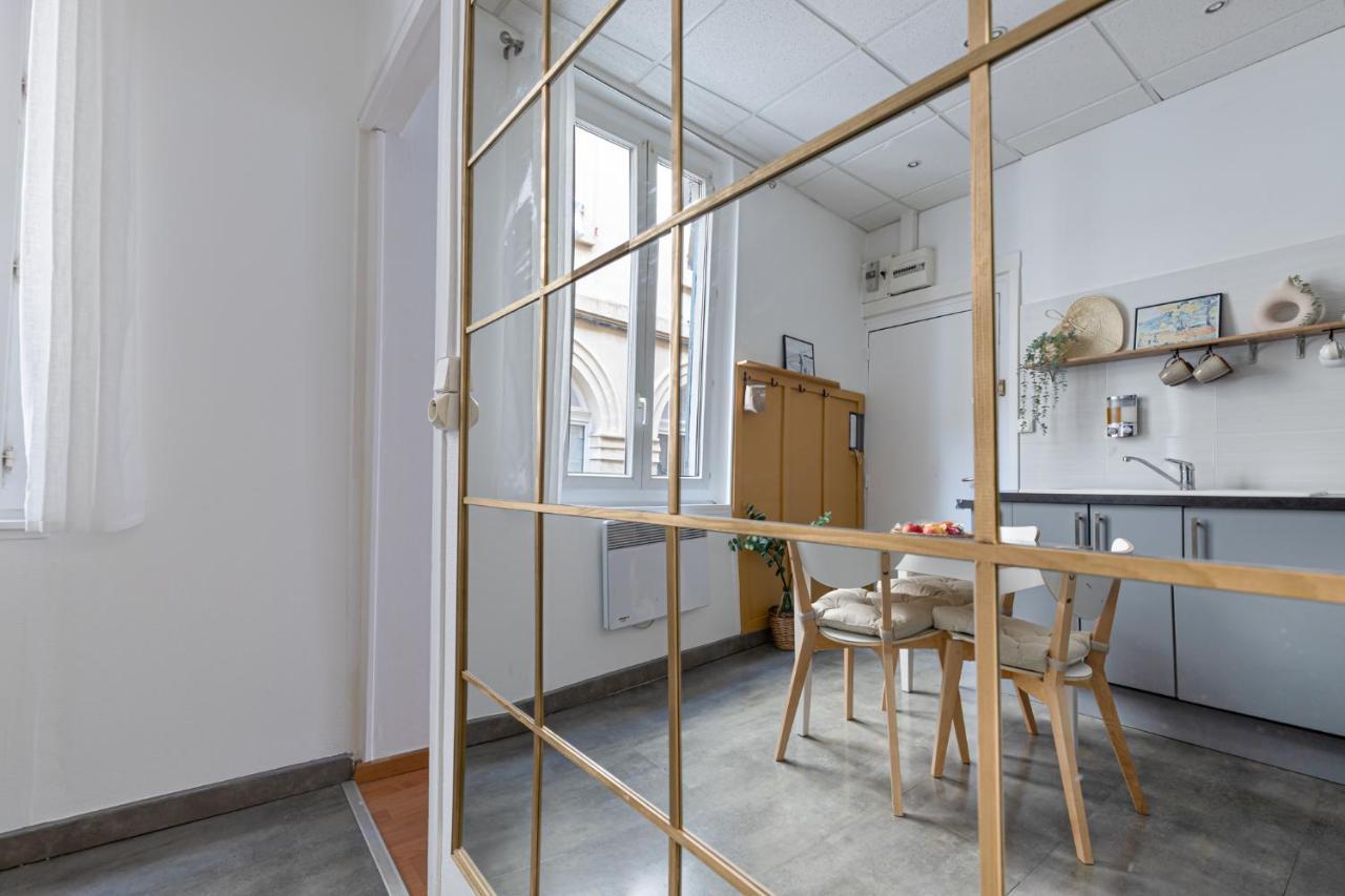 1er Etage Pieton Place De La Pierre *