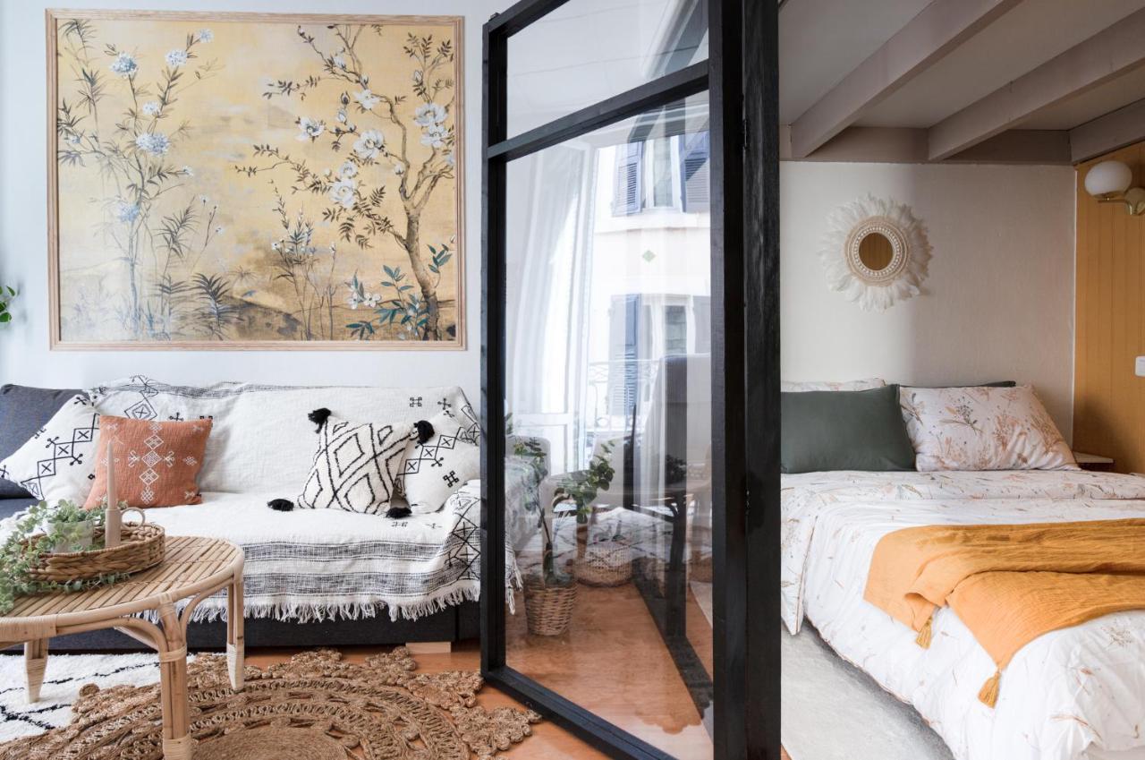 Apartment 1er Etage Pieton Place De La Pierre