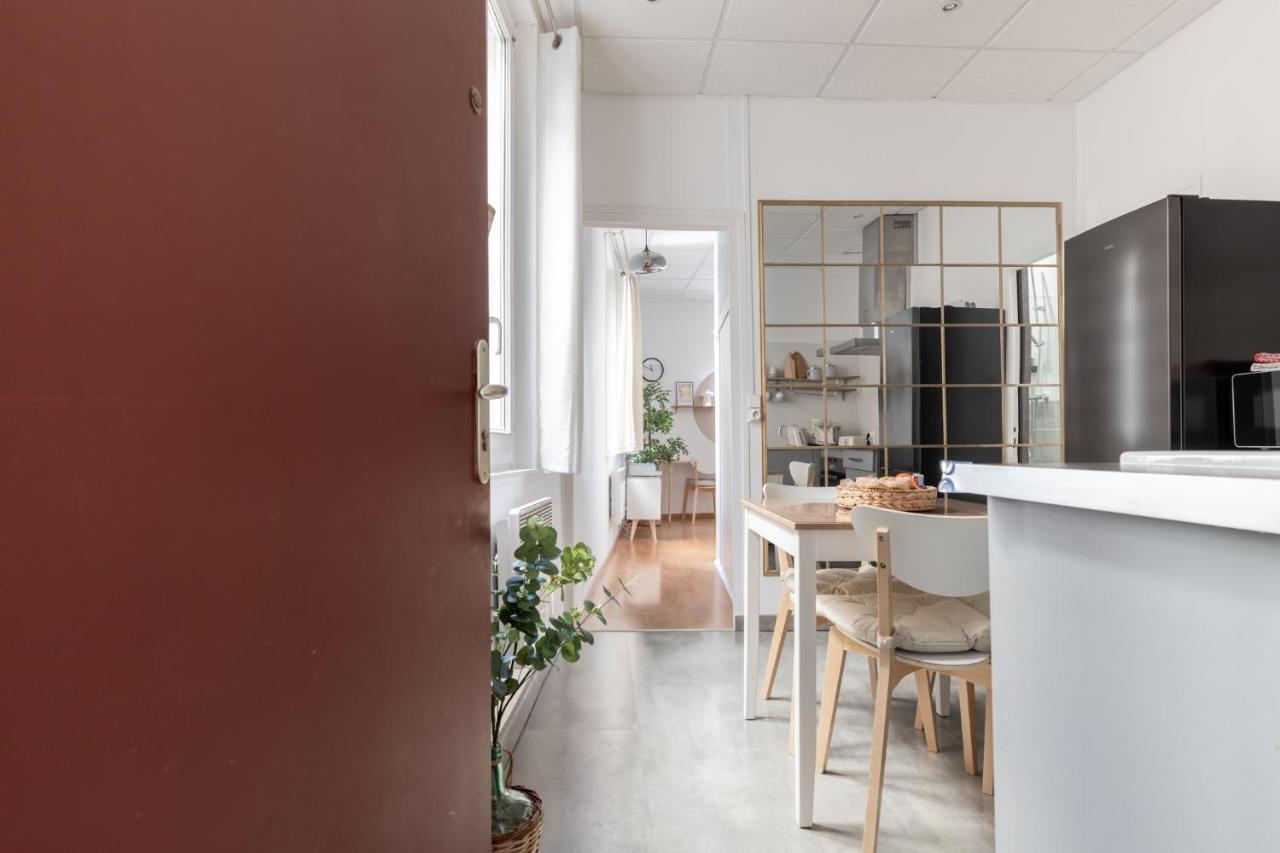 Apartment 1er Etage Pieton Place De La Pierre *