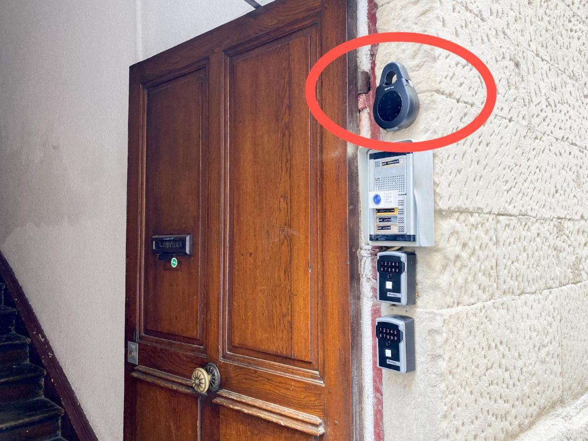 1er Etage Pieton Place De La Pierre